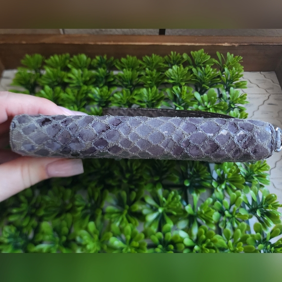 EUC Michael Kors grey snake print wristlet - Picture 6 of 13